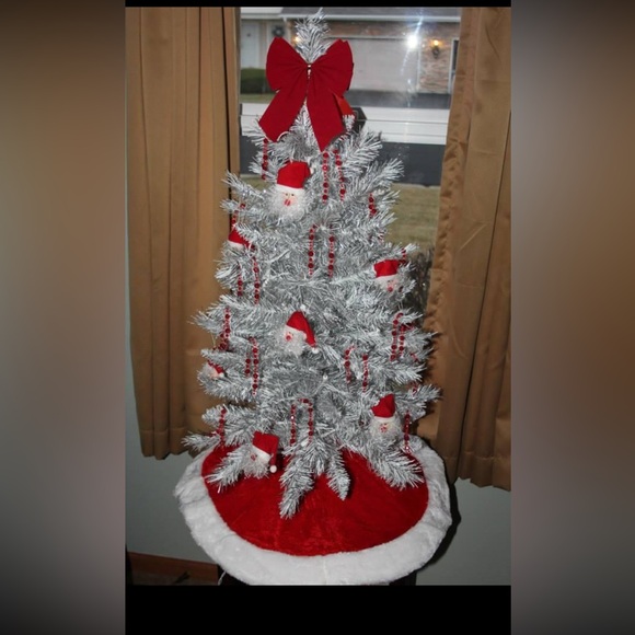 Christmas Prelit Table Tree EUC! - Picture 7 of 9